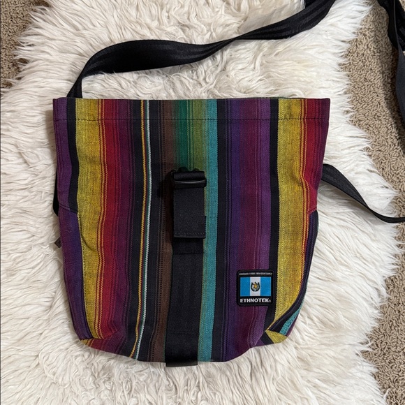 Ethnotek Woven Unisex Cyclo Travel 11L Sling Bag - Picture 3 of 12